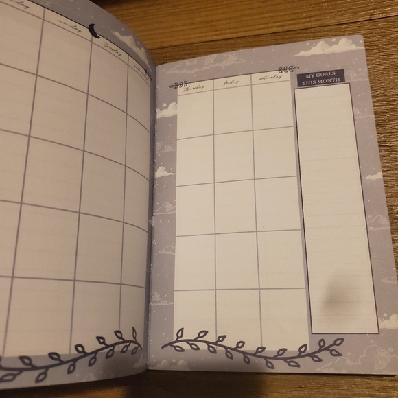 Owlcrate Celestial Reading Planner book - Picture 5 of 11